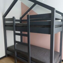 Bērna divstāvu koka gulta "Kits"