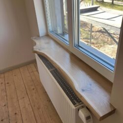 Oša Masīvkoka loga palodzes ( ap 15-20 cm dziļas)