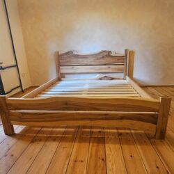 Oša koka masīvkoka gulta ar dzīvo malu 160x200 cm ( vai jeb kuru citu izmēru)