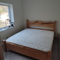 Oša koka masīvkoka gulta ar dzīvo malu 180x200 cm