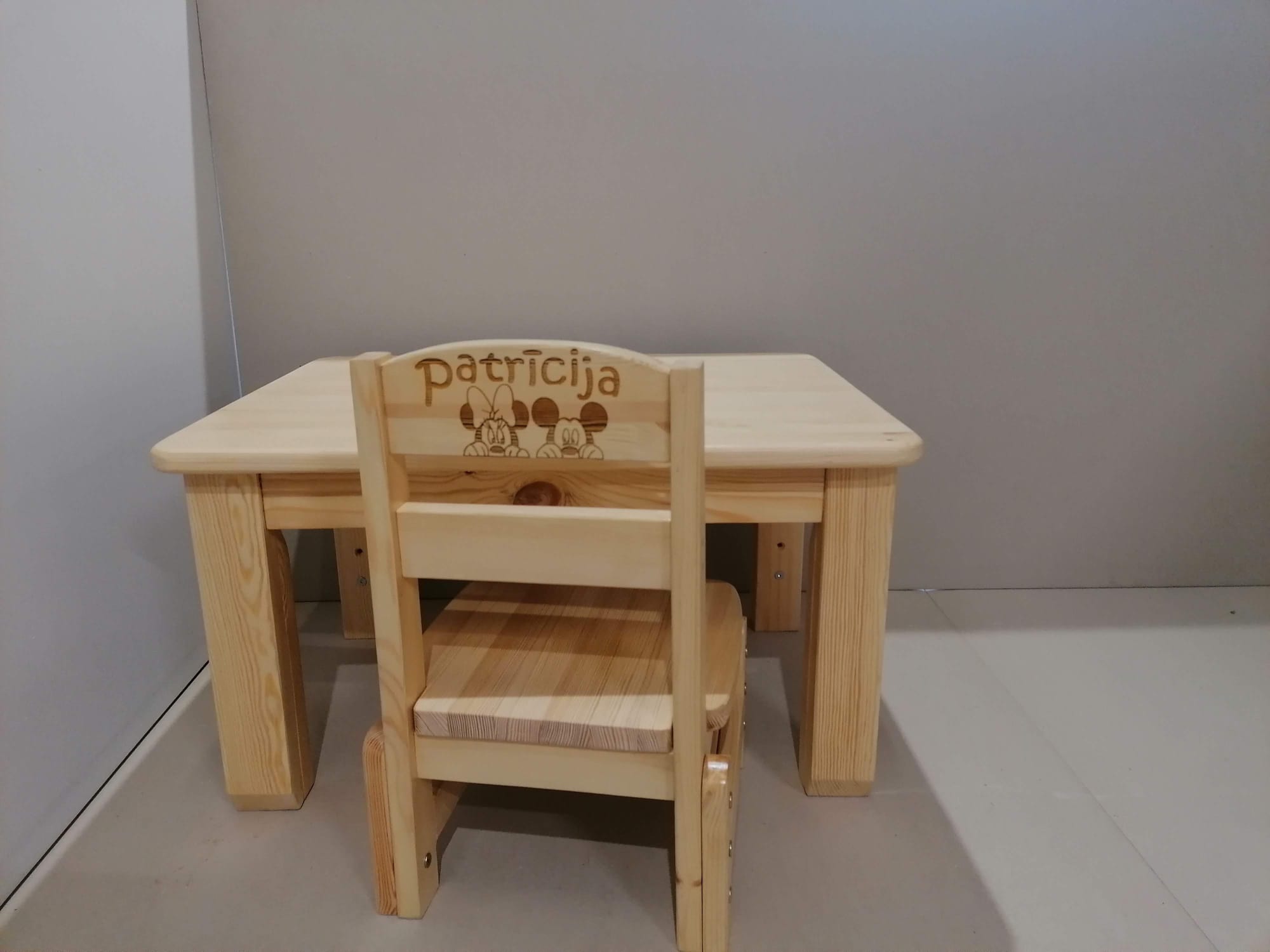 priedes koka galds 60x80 cm